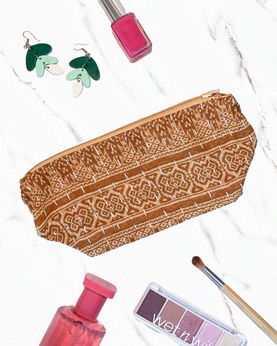 Kantha Cosmetic Bag | Medium - Asha Project Kantha - Saree - Handmade