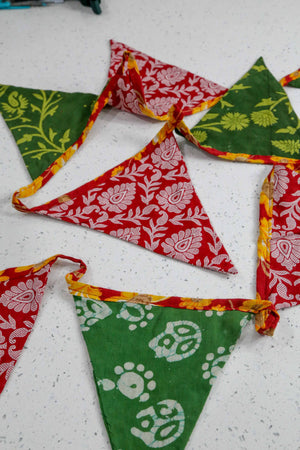 Christmas Saree Triangle Banner