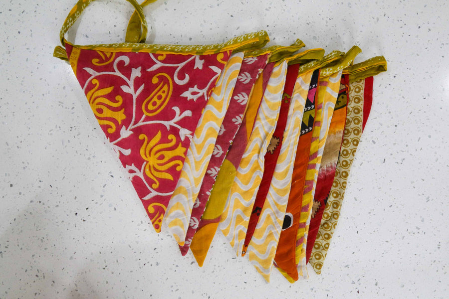 Saree Triangle Banner